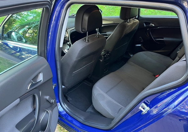 Opel Insignia cena 25500 przebieg: 166000, rok produkcji 2010 z Dębno małe 56